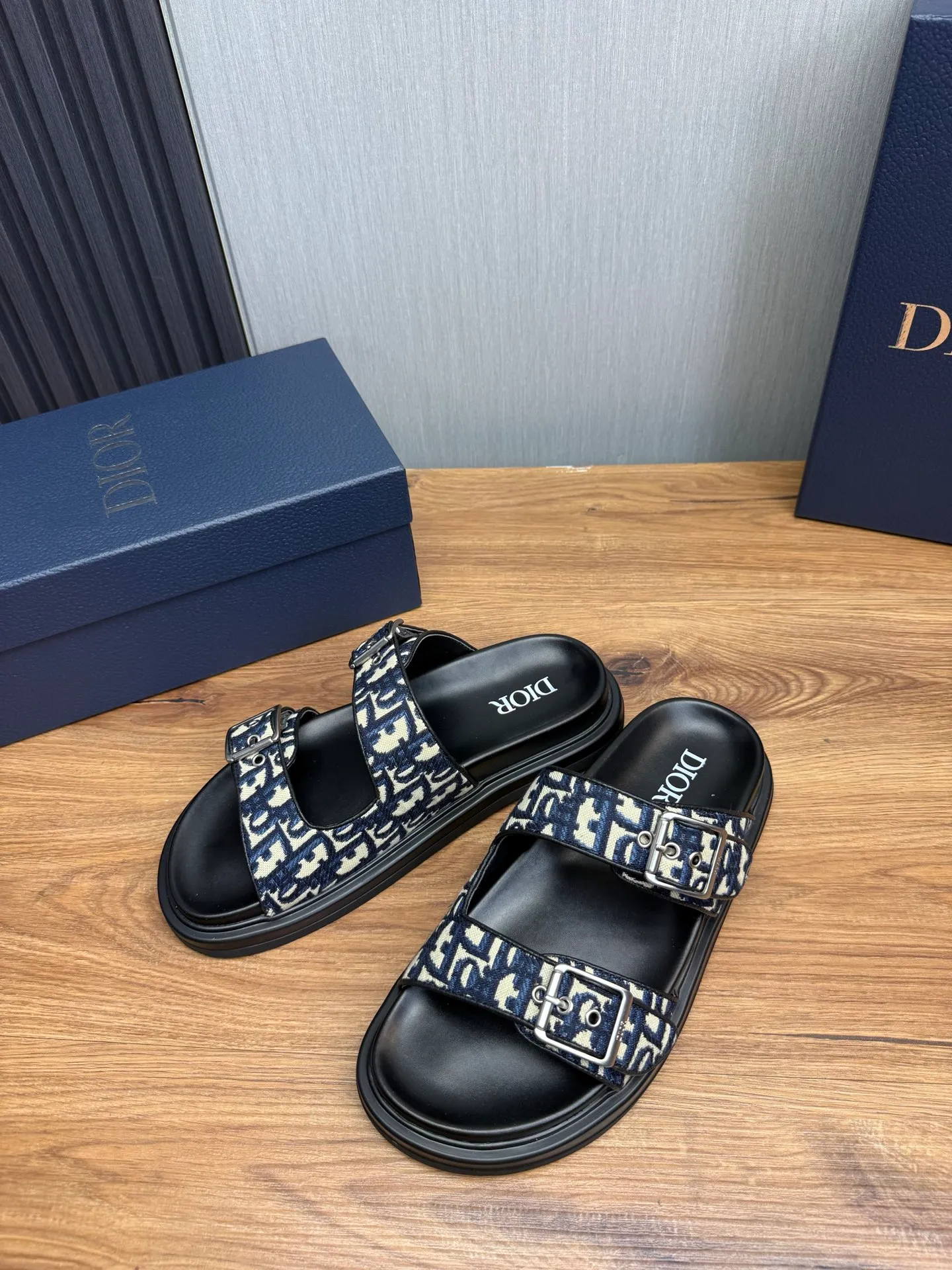 Men's shoes 💰300💰 Dior. Men's slippers 🩴Official website 1:1 production 38-45 yards 45 46 🉑️Customized original material shipped✅